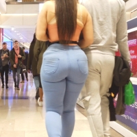 Sexy candid Kardashian looking babe with a phat ass in tight jeans this time (part 2) Kardashian Pawg part 2.mp4-2023-02-02-16h06m08s148.jpg
