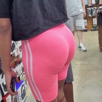 Candid ebony babe with a delicious round booty in tight pink spandex shorts pnkaousodannlgnkaknds.mp4-2023-02-02-16h22m48s799.jpg