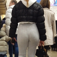 Slim candid Arab babe with a sexy jiggly booty in grey cotton leggings Jiggly Arab girl.mp4-2023-02-03-16h41m00s912.jpg