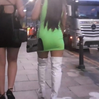 Hot candid brunette girl with a nice ass in a skimpy bright green skirt and boots Brunet in short green dress.mp4-2023-02-04-12h59m52s645.jpg