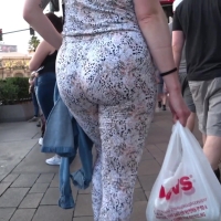 Hot candid Vegas chick with a nice ass showing some jiggle in leggings IMG_0415.MOV-2023-02-08-16h58m00s073.jpg