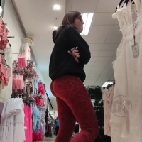 Round booty in red flares
