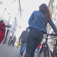 Brunette booty in jeans