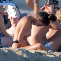 Bunch of candid topless beach girls with nice tits and girls with nice asses in thongs beachscenes7_4K.mp4-2024-02-10-12h05m55s036.jpg