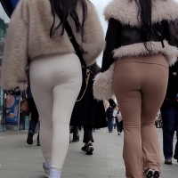 Two hot candid brunette chicks with big booties in leggings Double Trouble 4k.mp4-2024-02-10-12h58m19s230.jpg