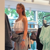 Candid hottie shopping in tight jeans with a sexy big booty HundM-Jeans by Lloyd.mp4-2023-02-14-16h44m10s242.jpg