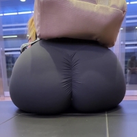 Candid sexy blonde girl with a nice ass in ruched leggings YouCut_20230801_202122426.mp4-2024-02-17-08h33m04s751.jpg