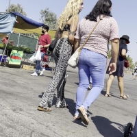 Hot candid blonde Latina girl with a nice ass in patterned flared leggings at the market Fleamarket-sexylatina.mp4-2023-02-19-11h27m03s893.jpg