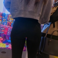 Candid teen with a great booty out shopping in tight black leggings The Influencers.mp4-2023-02-20-14h51m58s557.jpg