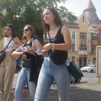 Beautiful candid brunette girl with a sexy pear shaped ass in tight jeans (part 1) ssX77_Jeanspop1.mp4-2024-02-20-16h56m20s967.jpg
