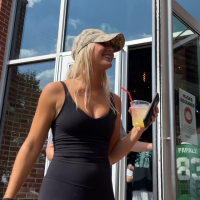 Hot fit blonde with a jiggly ass