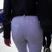 Blonde booty in jeans