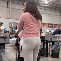 Candid sexy ebony milf with a nice ass and vtl in leggings video-output-4DA5916F-9064-4CAA-91BF-33EF52DE0329.MOV-2024-02-24-08h09m04s206.jpg