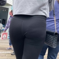 Another sexy candid tourist with a nice ass in leggings touristass3.mp4-2023-02-25-14h46m49s989.jpg