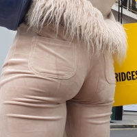 Candid blonde girl with a sexy ass in tight beige flared pants Blonde Bubble Jeans 4k.mp4-2024-02-25-12h10m58s019.jpg
