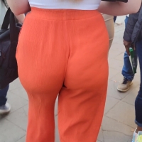 Candid nerdy blonde girl with a thick booty in orange pants InShot_20221029_171506135.mp4-2023-02-26-11h31m34s613.jpg