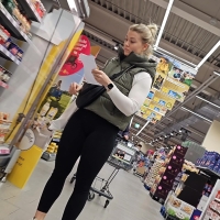Beautiful candid blonde girl with a nice ass in black leggings grocery shopping InShot_20240218_131123318.mp4-2024-02-26-15h43m36s145.jpg