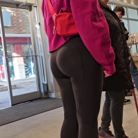 Candid nerdy Lululemon employee with a nice ass in leggings at work lulupink.mp4-2024-02-26-16h25m20s357.jpg
