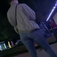 Candid sexy milf in tight jeans at a Polar Express event at night polar express.mp4-2023-02-28-17h18m04s316.jpg