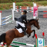 Candid equestrian hottie with a nice ass and vpl in white pants i-MXrmVnX-X4.jpg