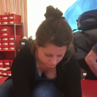 Shoe shop cleavage