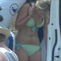 Sexy blonde tuber