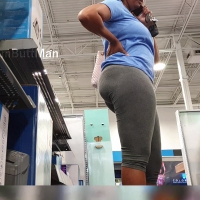 Ebony milf in leggings (4k)