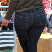 Big booty shopper