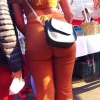 Candid sexy Latina girl at the market with a nice ass and vpl in orange leggings small with big oranges.mp4-2023-03-10-16h39m37s597.jpg