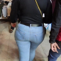 Candid babe with a big booty and vpl in tight jeans IMG4432.mp4-2024-03-10-10h23m09s395.jpg