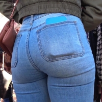 Sexy candid brunette babe with a nice ass in tight jeans partying IMG_0898.MOV-2023-03-17-16h39m57s733.jpg