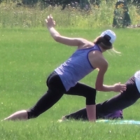 Candid yoga girl in black leggings with a nice ass at the park Yoga A- PurpleShirt.mp4-2024-03-17-11h37m21s208.jpg