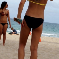 Beach volleyball babes (2 videos)