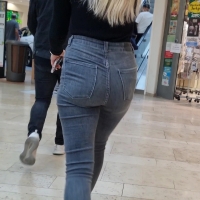 Beautiful candid sexy blonde babe with a nice ass and vtl in tight jeans (part 2) Barbie_p2_4K.mp4-2024-03-19-16h21m27s278.jpg
