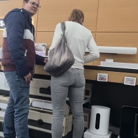 Candid milf in grey jeans with a sexy slim ass grey-fit-milf.mp4-2023-03-20-17h14m21s885.jpg