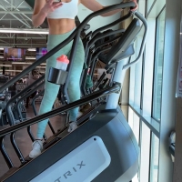 Super hot gym blonde
