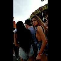 Girl with some hot side boob