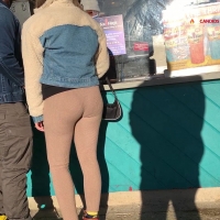 Tan leggings booty