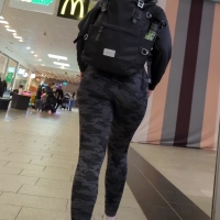 Candid girl with a nice ass in camo leggings at the mall YouCut_20230103_222042656.mp4-2024-03-23-11h50m09s438.jpg
