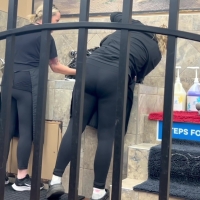 Candid pet shop milf employee with a nice ass in leggings Boselys milfy Booty -1080p60H.mov-2024-03-24-10h53m53s700.jpg
