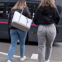 Big booty uni girl