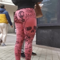 Sexy candid Latina girl in leggings with a sweet ass (part 1) CALZA ROSADA (1).mp4-2023-03-26-09h14m51s231.jpg