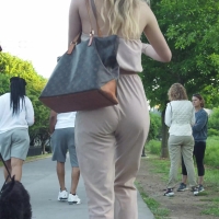 Slim blondie