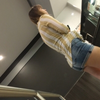 Bunch of candid babes in public in shorts 2018-Harveys.tall.teen.jean.shorts.02.jpg
