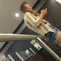 Bunch of candid babes in public in shorts 2018-Harveys.tall.teen.jean.shorts.01.jpg