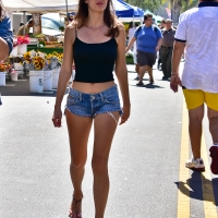 Bunch of candid babes in public in shorts 397694@N23_22141828992_pretty lady (10).jpg