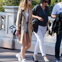 Bunch of candid babes in public in shorts 3096572@N22_47613031372_20190417-162707.jpg