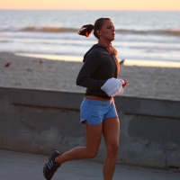 Bunch of candid babes in public in shorts 19953384@N00_3124410132_Boardwalk Runner.jpg