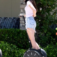Bunch of candid babes in public in shorts 22909234@N04_8408108376_Segway 5_R.jpg