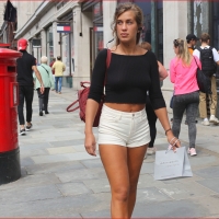 Bunch of candid babes in public in shorts 81065266@N00_42194679740_`2344.jpg